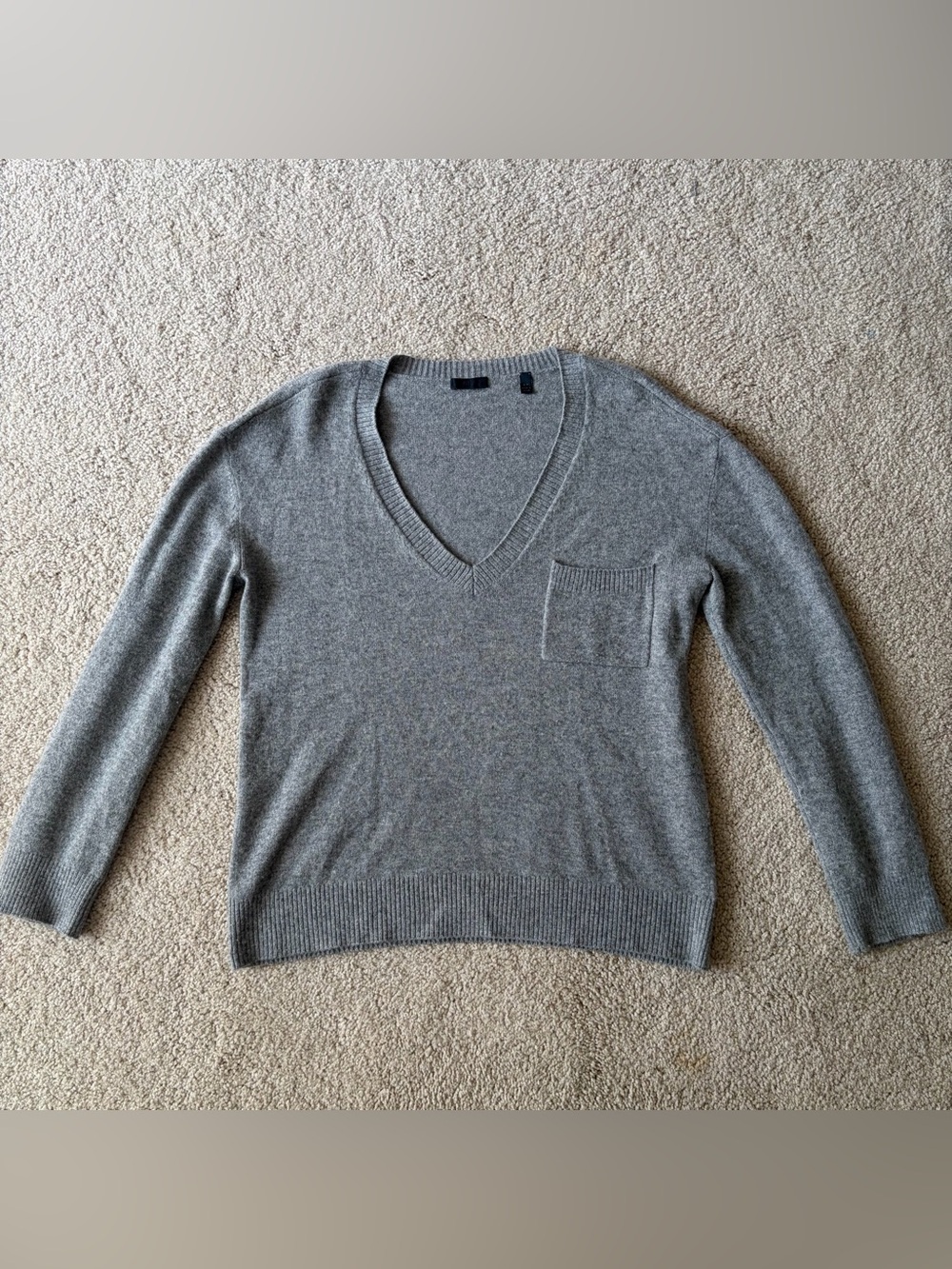 ATM Anthony Thomas Melillo deep v-neck cashmere grey long sleeve sweater small